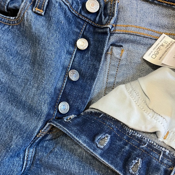 NWOT Levi's Blue Straight Raw Hem Button Fly Wedgie Straight Leg Jeans - Picture 8 of 10